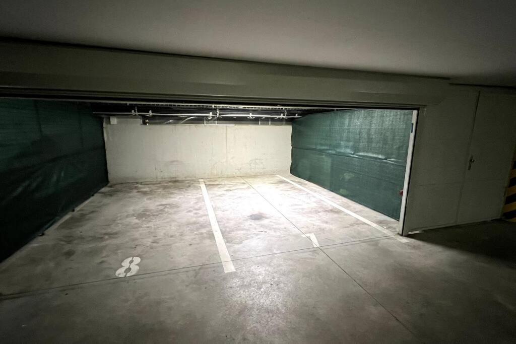 Lake Apartment, 2X Free Garage, 10 Mins To Centre Μπρατισλάβα Εξωτερικό φωτογραφία